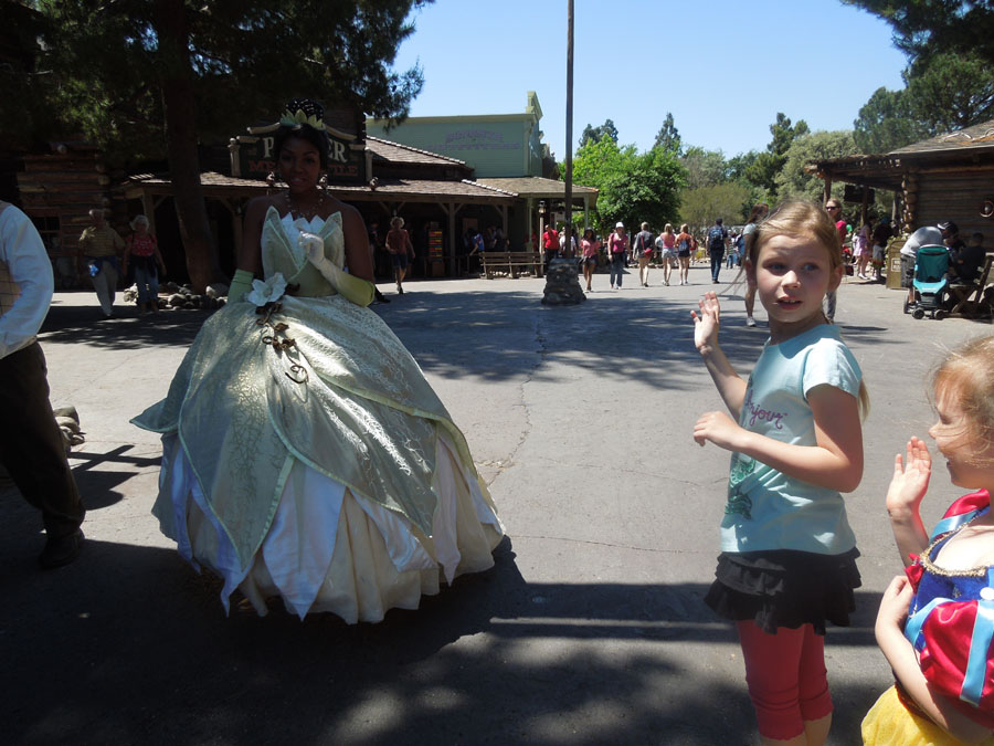 Disneyland Frontierland Streets